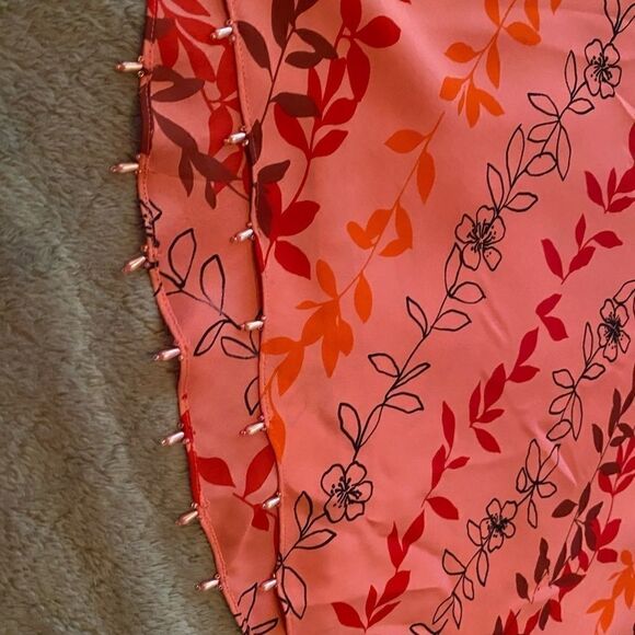 Flowy skirt with beads on end - Picture 3 of 6